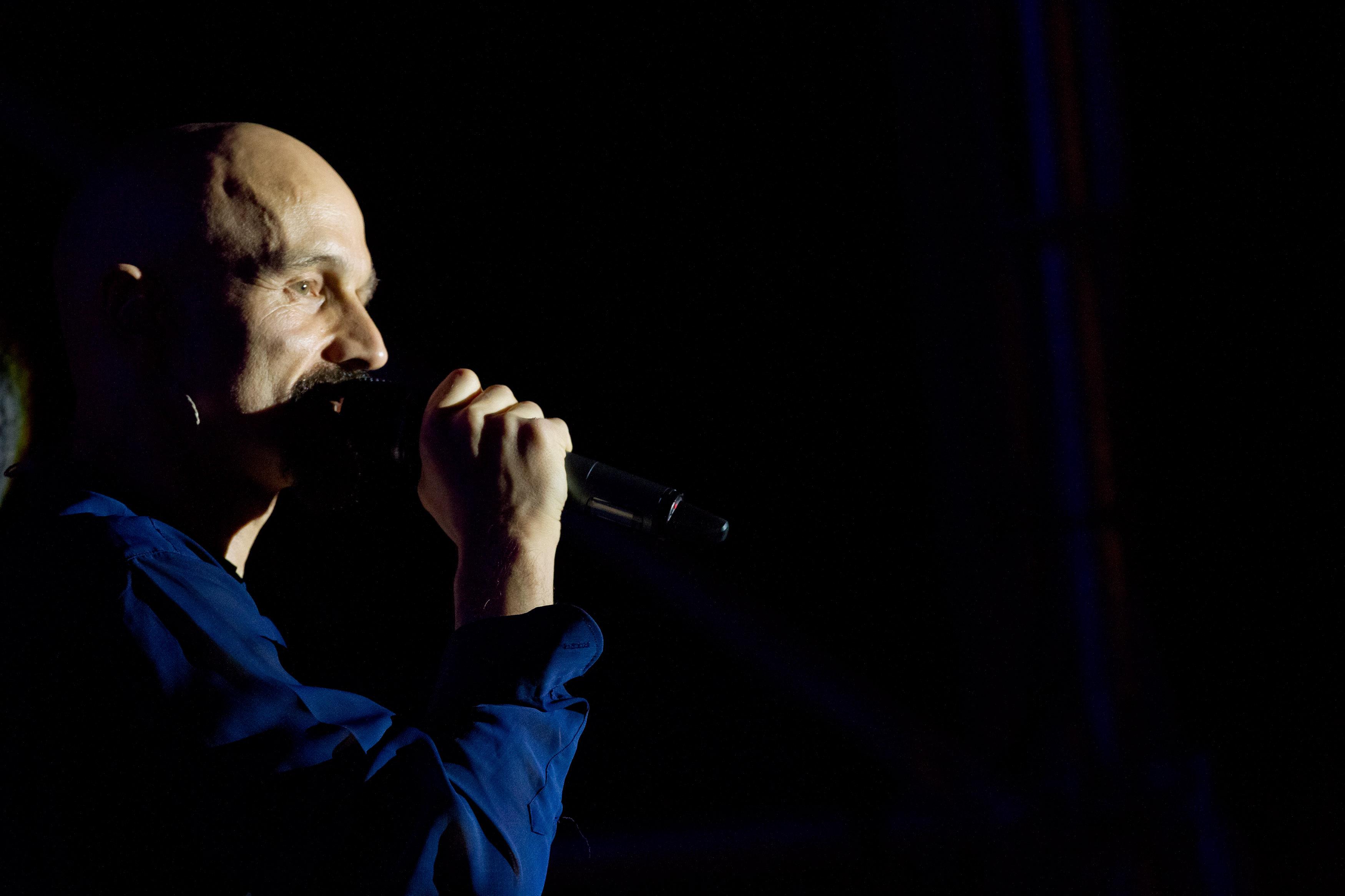 Tim Booth of James performing live in Festas do Mar fotos | Picture 62319